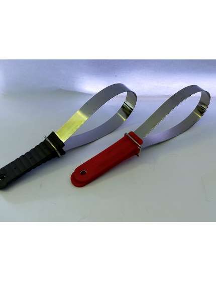 STECCA PER RIMUOVERE IL SUDORE DAL CAVALLO