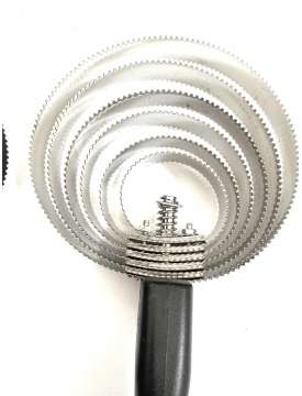 STRIGLIA PER CAVALLI A CERCHI INOX-22992