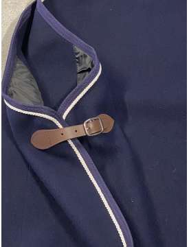COPERTA IN LANA COTTA CON ALAMARO POSTERIORE-24509