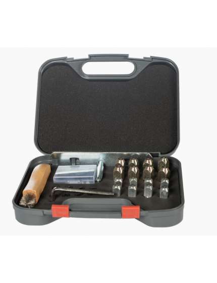 KIT DI 16 RAMPONI PER CAVALLI