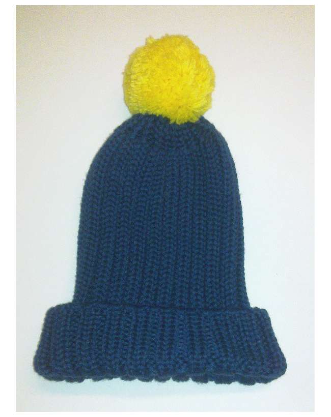 CAPPELLO CON POM POM